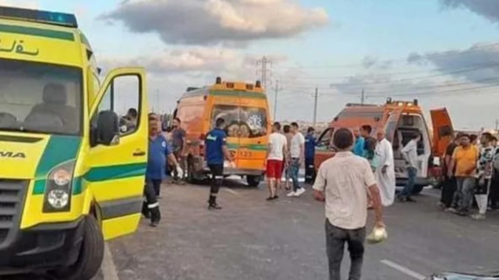 Mısır’da minibüs ile tır çarpıştı: 10 ölü 24 yaralı