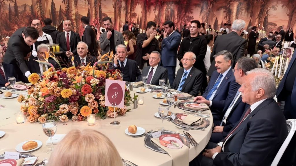 Siyaset dünyası, CHP Elazığ Milletvekili Gürsel Erol’un oğlunun nikahında buluştu